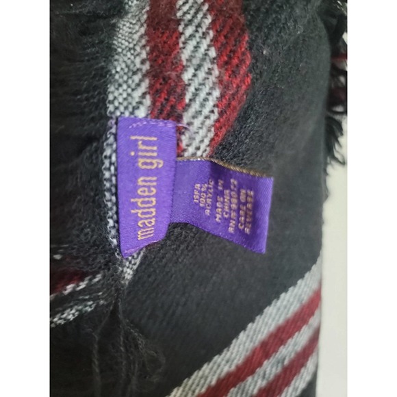 Madden Girl Black and Red Oversized Scarf - Picture 3 of 3
